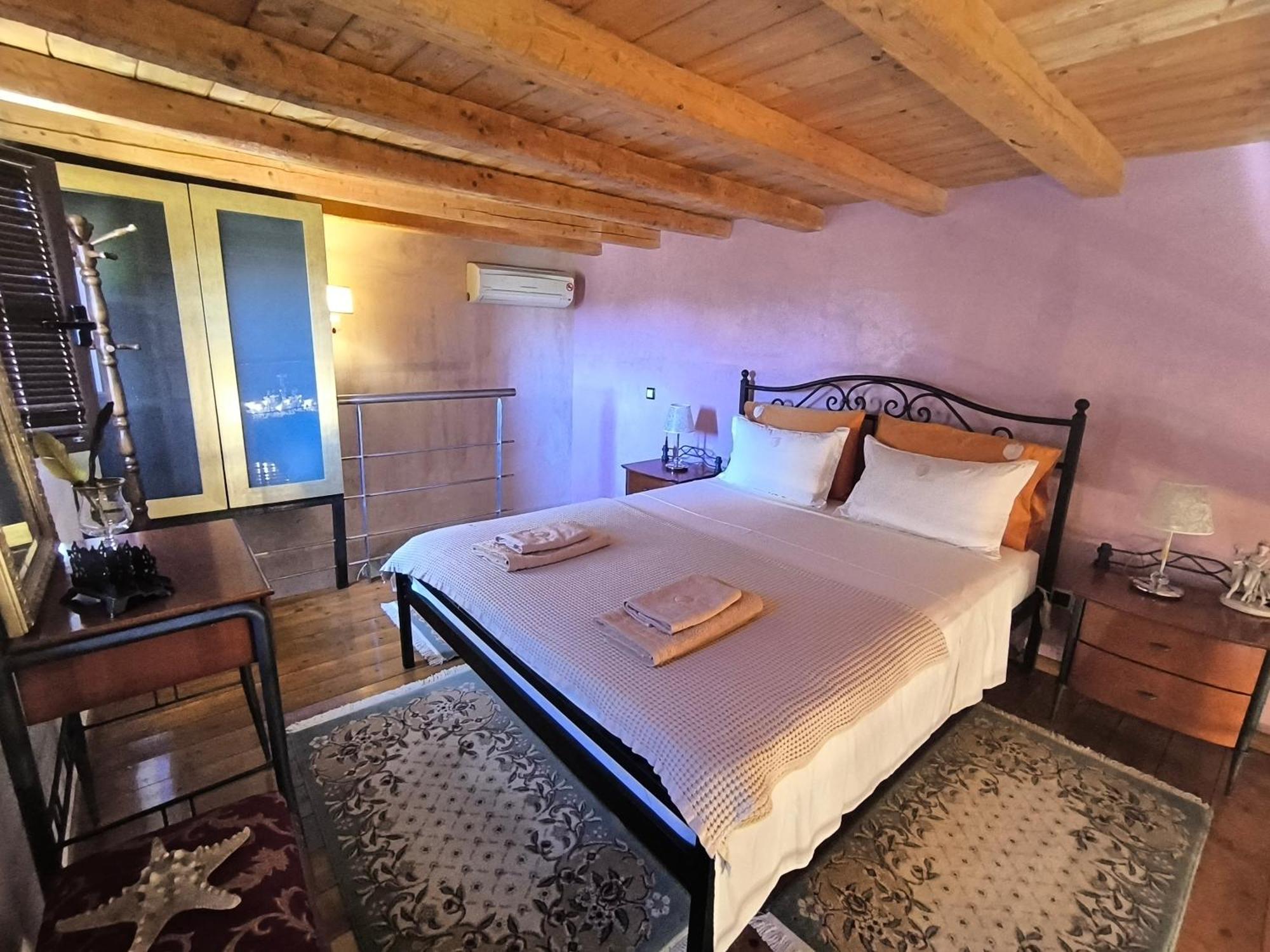 DonQuihotel Chalet Karvounades Buitenkant foto
